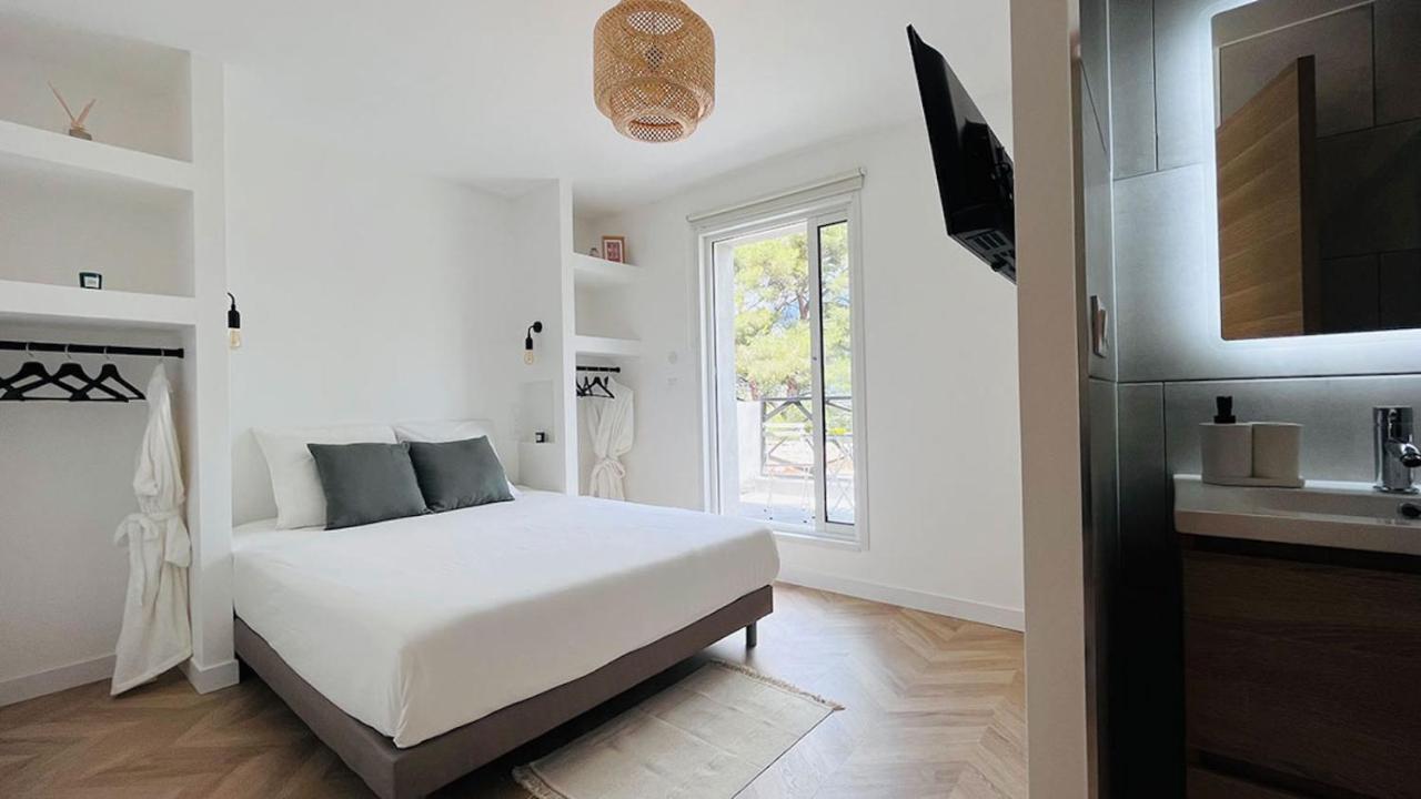 Villa Holistika : Bed And Breakfast / Pool / Air Conditioning/ Mont Faron Toulon Bagian luar foto