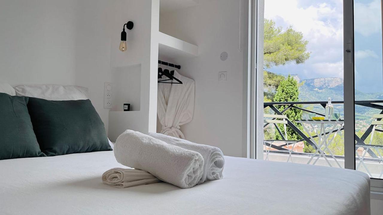 Villa Holistika : Bed And Breakfast / Pool / Air Conditioning/ Mont Faron Toulon Bagian luar foto